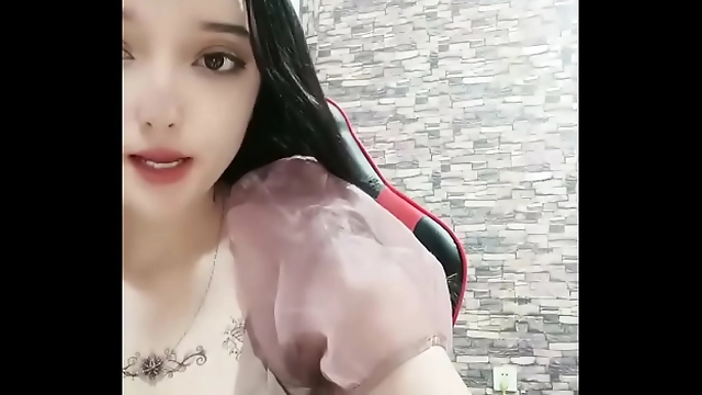 JAVセンセーション～イエロー・ポッドキャスト・ビューティ 新疆の甘美な小娘ディリ！