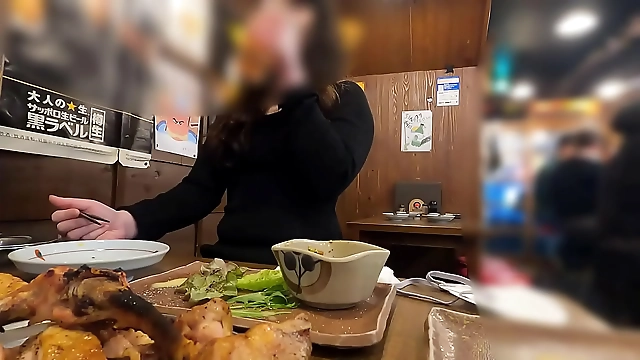 甘美なスイーツで甘党を満足させる～JAV熟女が男たちとカジュアルなナンパを楽しむ