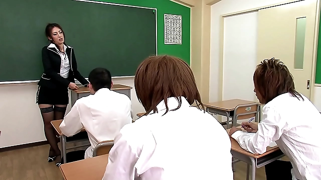 甘美な日本人家庭教師とあなたのファンタジーを満足させる！